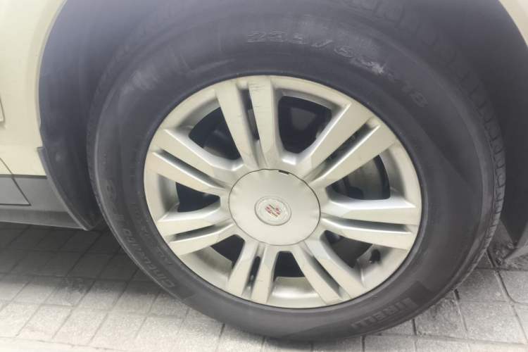 Used Cadillac SRX 2015 3.0L Comfort Version Right Front Wheel Hub