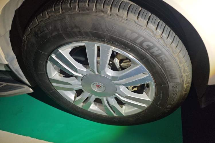 Used Cadillac SRX 2015 3.0L Luxury Model Right Front Wheel Hub