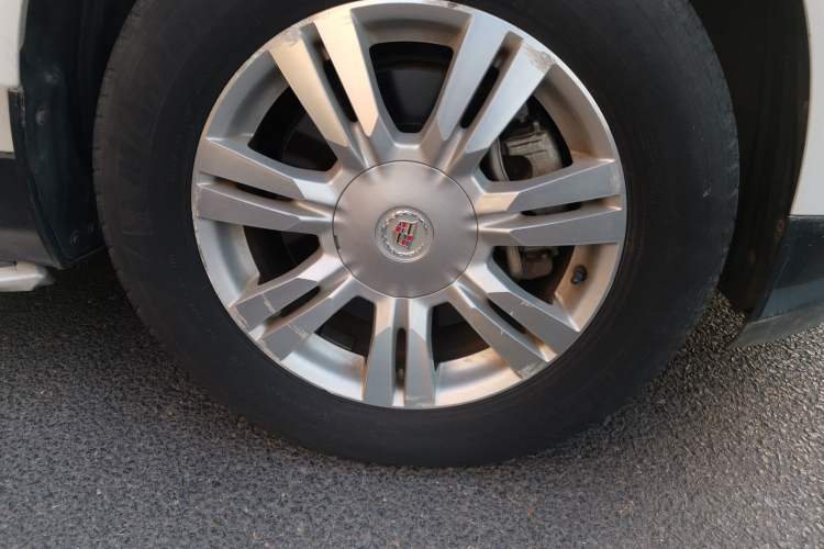 Used Cadillac SRX 2015 3.0L Comfort Version Right Front Wheel Hub