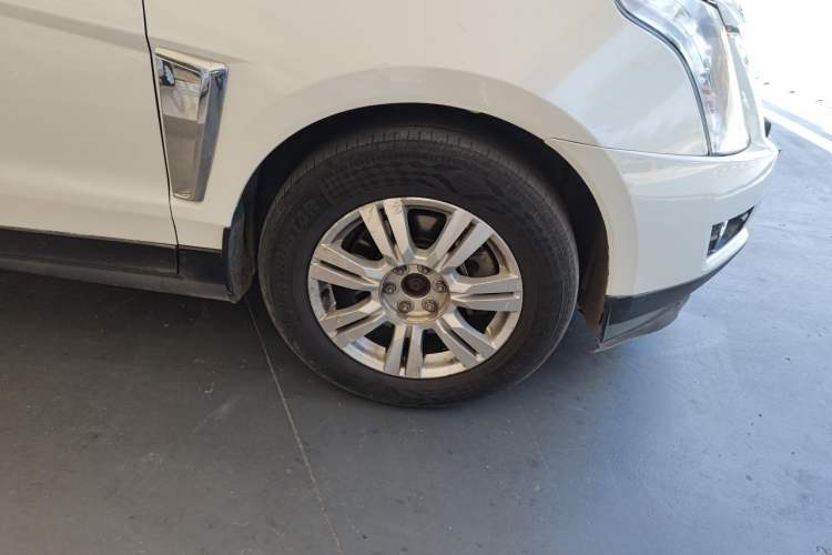 Used Cadillac SRX 2015 3.0L Comfort Version Right Front Wheel Hub