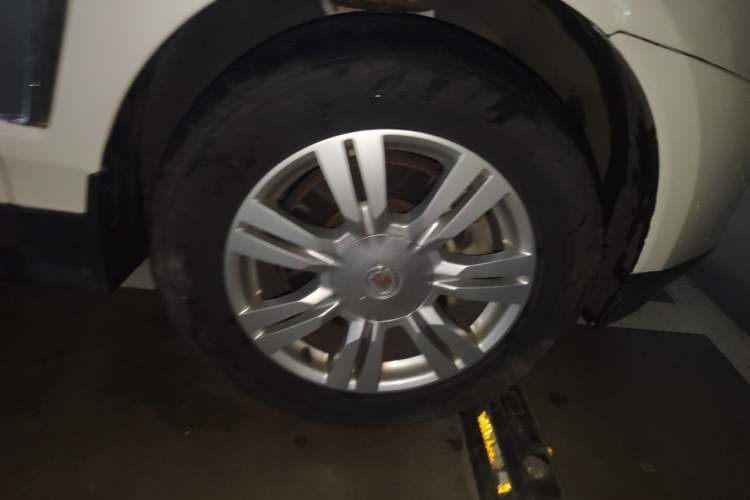 Used Cadillac SRX 2015 3.0L Comfort Version Right Front Wheel Hub