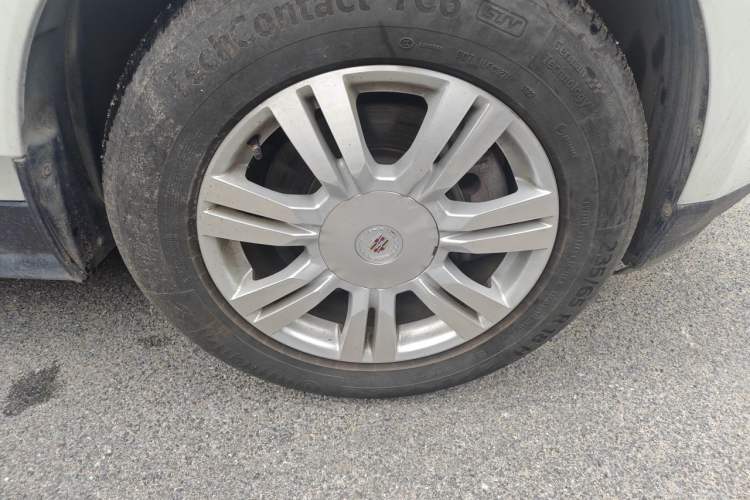 Used Cadillac SRX 2015 3.0L Elite Model Right Front Wheel Hub