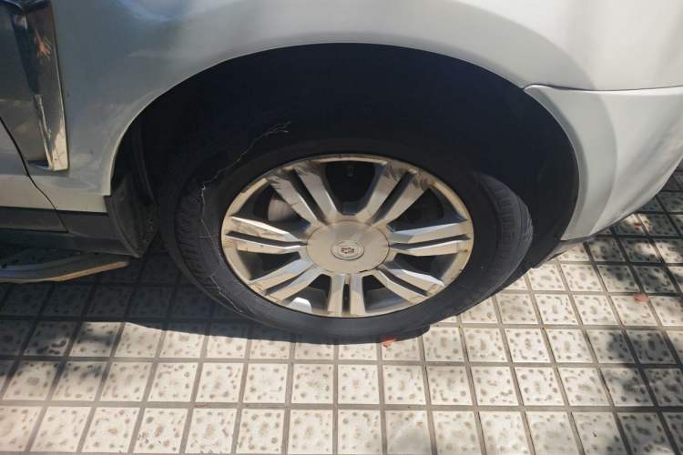 Used Cadillac SRX 2015 3.0L Comfort Version Right Front Wheel Hub