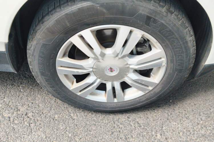 Used Cadillac SRX 2015 3.0L Comfort Version Right Front Wheel Hub