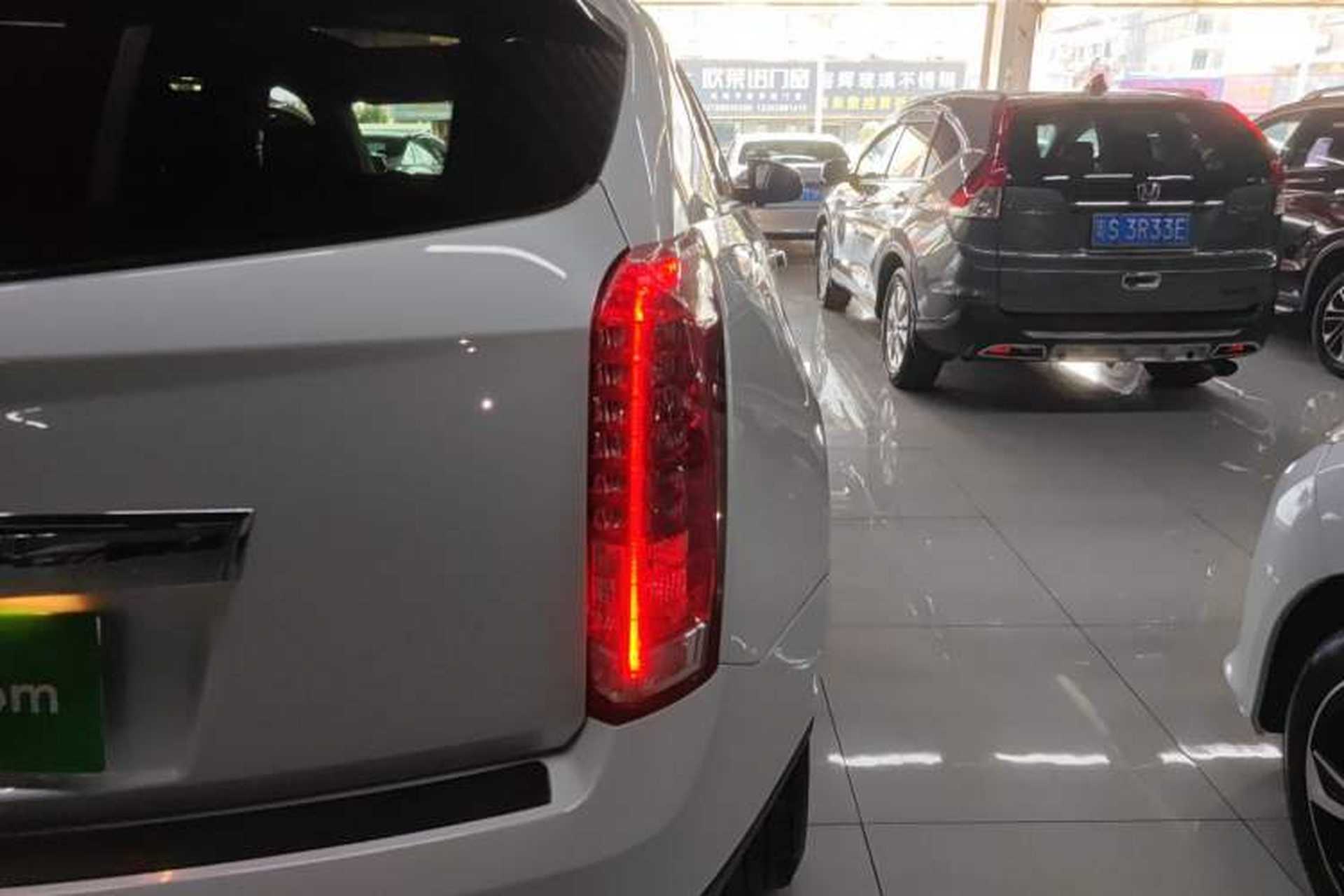 Used Cadillac SRX 2015 3.0L Comfort Version Right Rear Taillight
