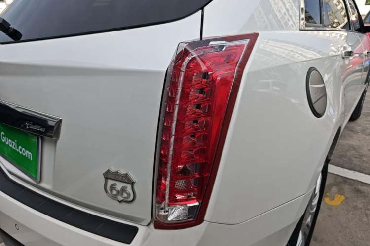 Used Cadillac SRX 2015 3.0L Elite Model Right Rear Taillight