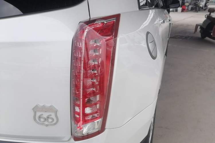 Used Cadillac SRX 2015 3.0L Comfort Version Right Rear Taillight