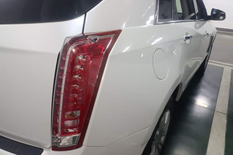 Used Cadillac SRX 2015 3.0L Comfort Version Right Rear Taillight