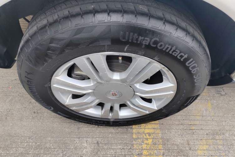 Used Cadillac SRX 2015 3.0L Elite Model Right Rear Wheel Hub