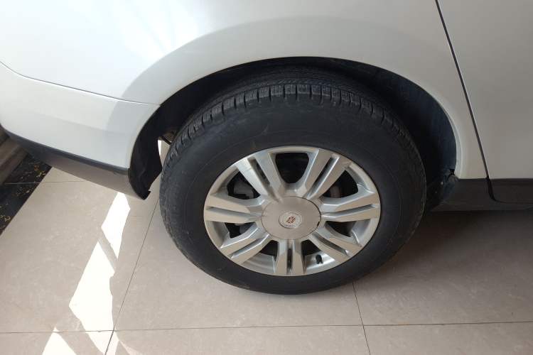 Used Cadillac SRX 2015 3.0L Elite Model Right Rear Wheel Hub