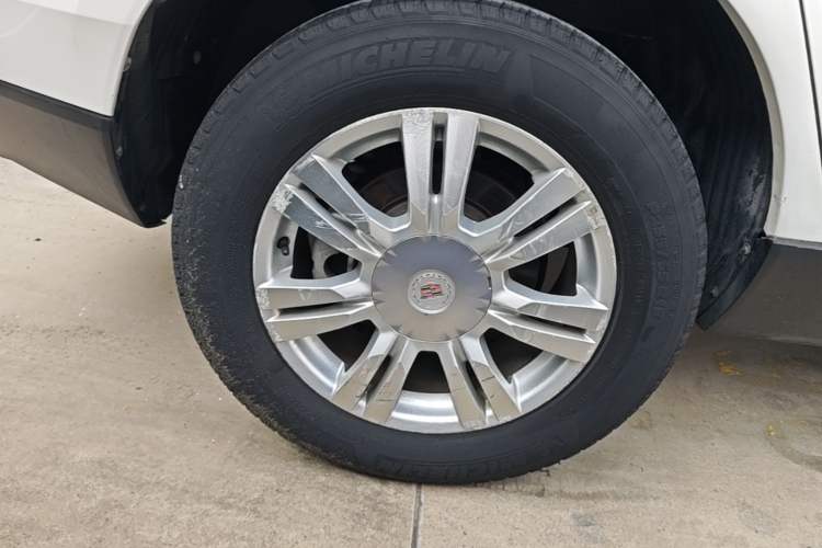 Used Cadillac SRX 2015 3.0L Elite Model Right Rear Wheel Hub