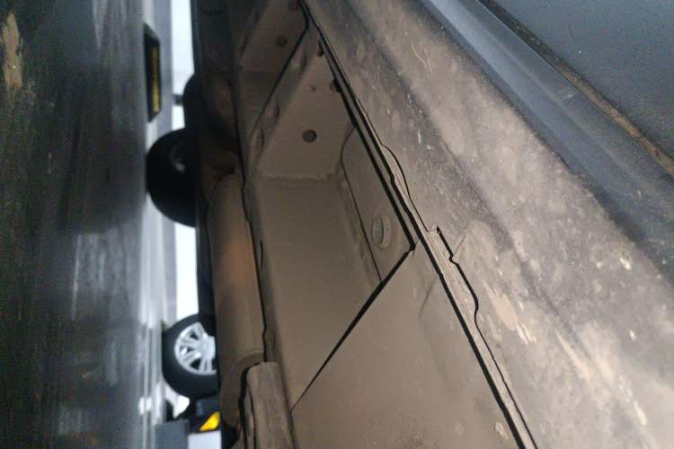Used Cadillac SRX 2015 3.0L Comfort Version Right Side Sill