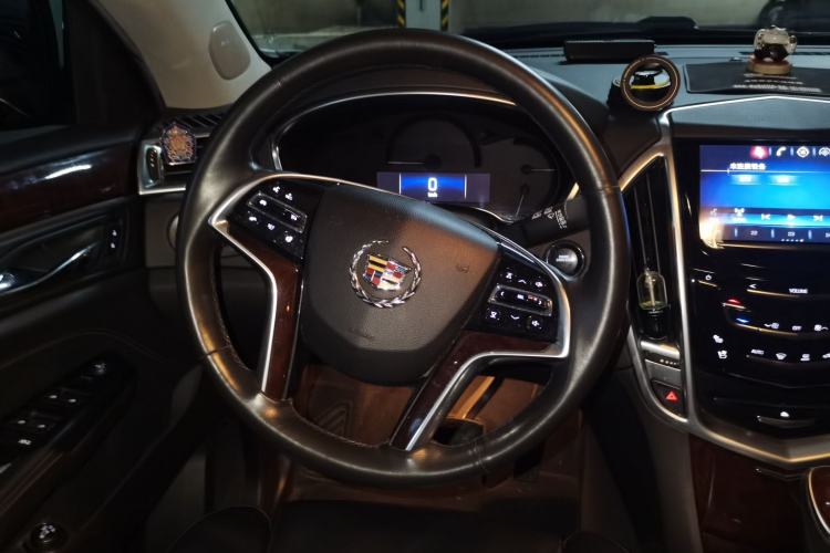 Used Cadillac SRX 2015 3.0L Elite Model Steering Wheel