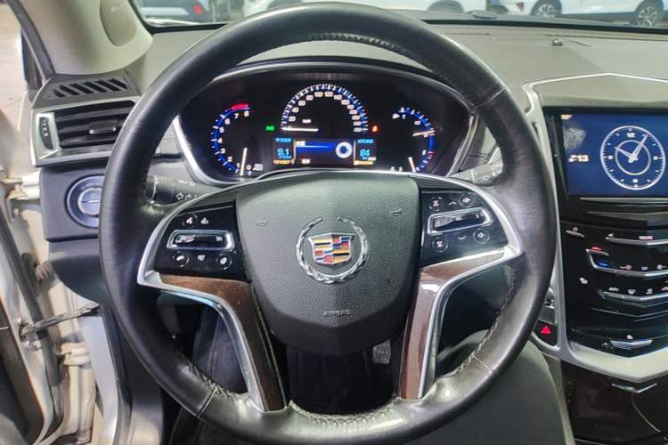 Used Cadillac SRX 2015 3.0L Elite Model Steering Wheel