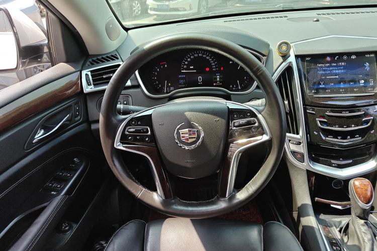Used Cadillac SRX 2015 3.0L Elite Model Steering Wheel