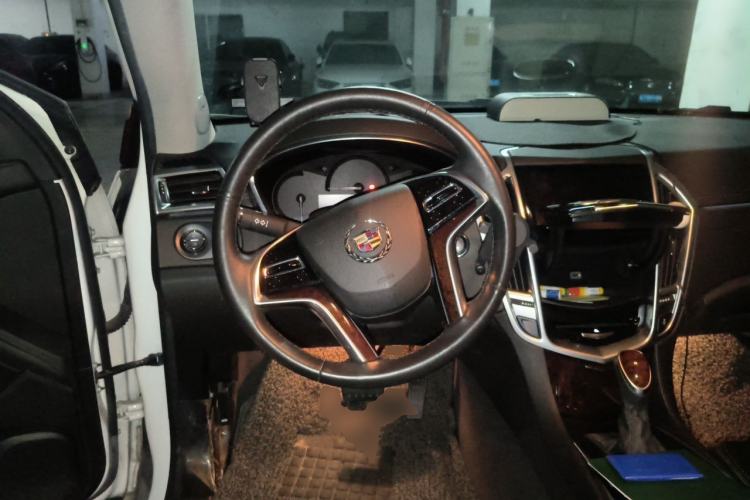 Used Cadillac SRX 2015 3.0L Elite Model Steering Wheel
