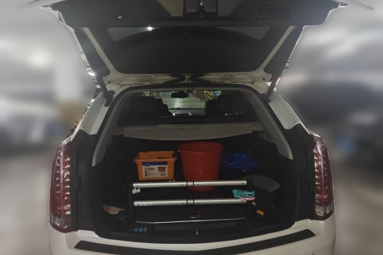 Used Cadillac SRX 2015 3.0L Elite Model Trunk