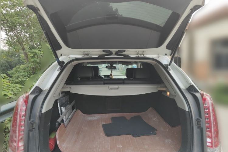 Used Cadillac SRX 2015 3.0L Elite Model Trunk