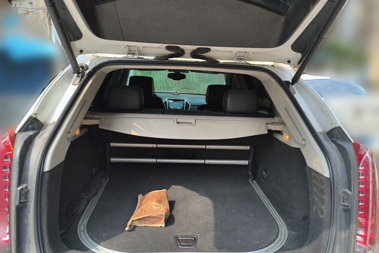 Used Cadillac SRX 2015 3.0L Elite Model Trunk