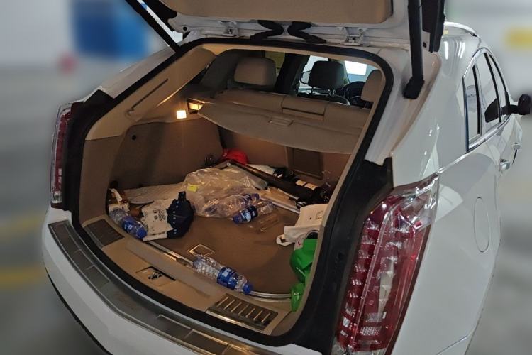 Used Cadillac SRX 2015 3.0L Elite Model Trunk