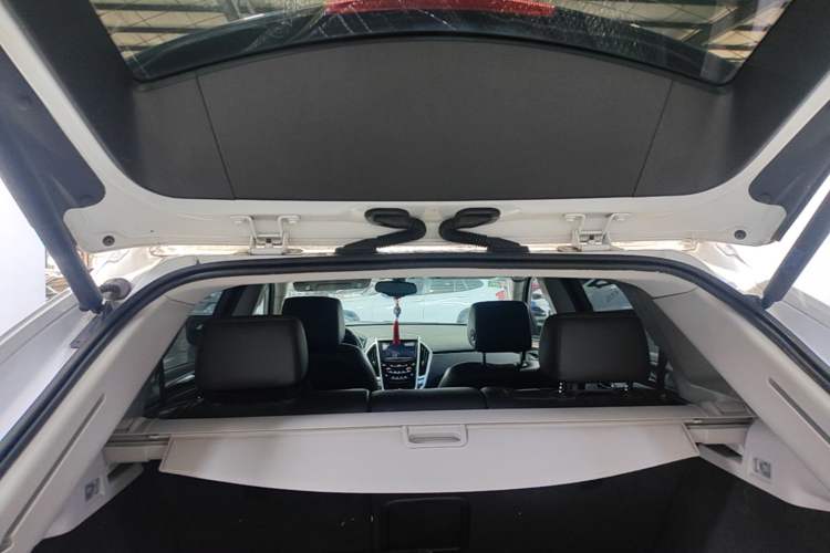 Used Cadillac SRX 2015 3.0L Elite Model Trunk