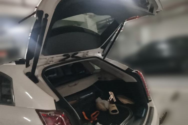 Used Cadillac SRX 2015 3.0L Elite Model Trunk