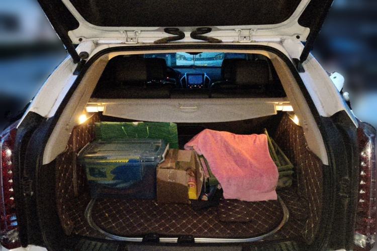 Used Cadillac SRX 2015 3.0L Elite Model Trunk
