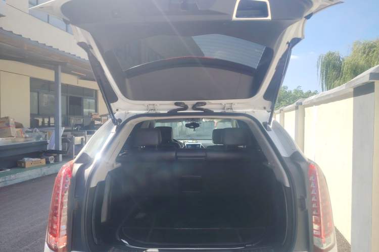 Used Cadillac SRX 2015 3.0L Elite Model Trunk
