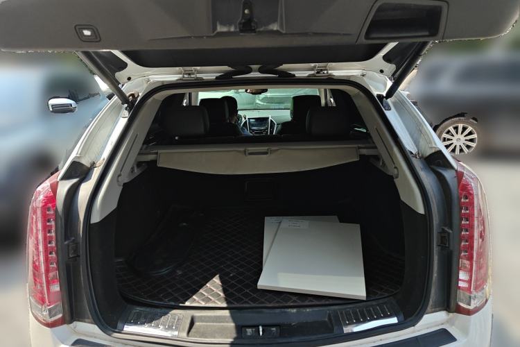 Used Cadillac SRX 2015 3.0L Elite Model Trunk