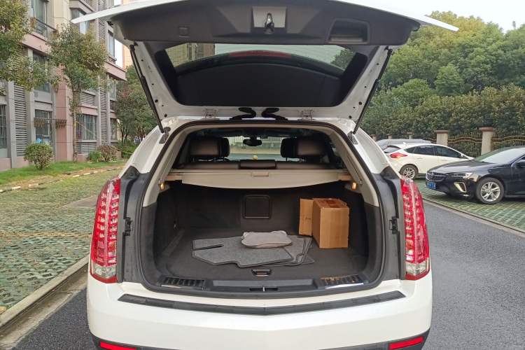 Used Cadillac SRX 2015 3.0L Comfort Version Trunk