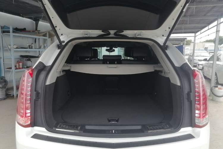Used Cadillac SRX 2015 3.0L Comfort Version Trunk