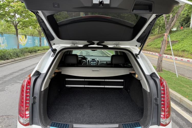 Used Cadillac SRX 2015 3.0L Elite Model Trunk