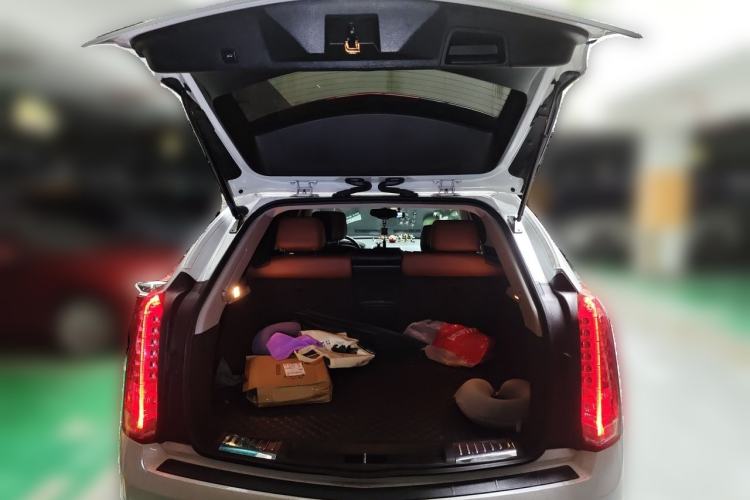 Used Cadillac SRX 2015 3.0L Elite Model Trunk