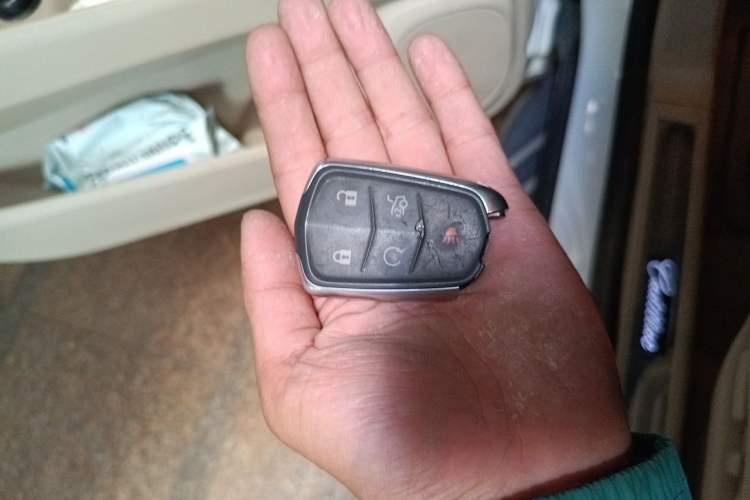 Used Cadillac SRX 2015 3.0L Elite Model Vehicle Key