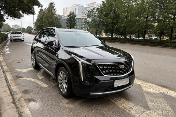 Used Cadillac XT4 2022 28T Two-Wheel-Drive Luxury Version Exterior 3