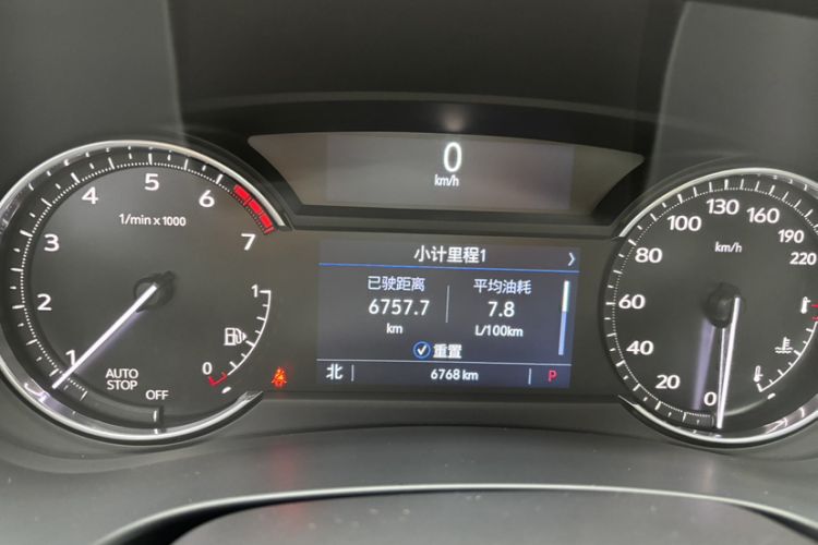 Used Cadillac XT4 2022 28T Two-Wheel-Drive Luxury Version Odometer Close Up