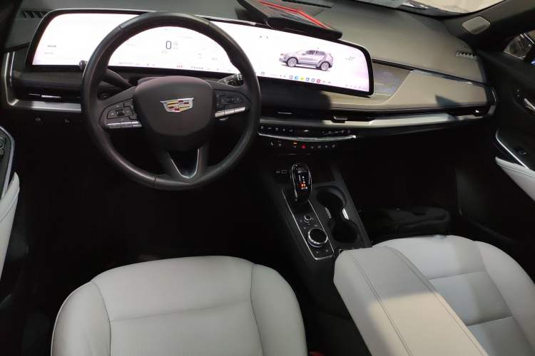 Used Cadillac XT4 2024 28T Two-Wheel-Drive Prestige Version Center Console