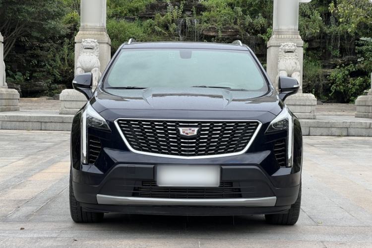Used Cadillac XT4 2021 28T Two-Wheel Drive Luxury Version Exterior 2