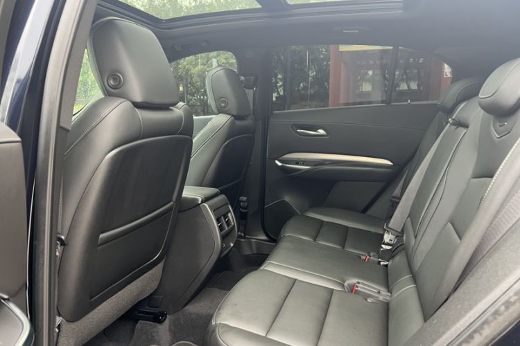 Used Cadillac XT4 2021 28T Two-Wheel Drive Luxury Version Interior 2