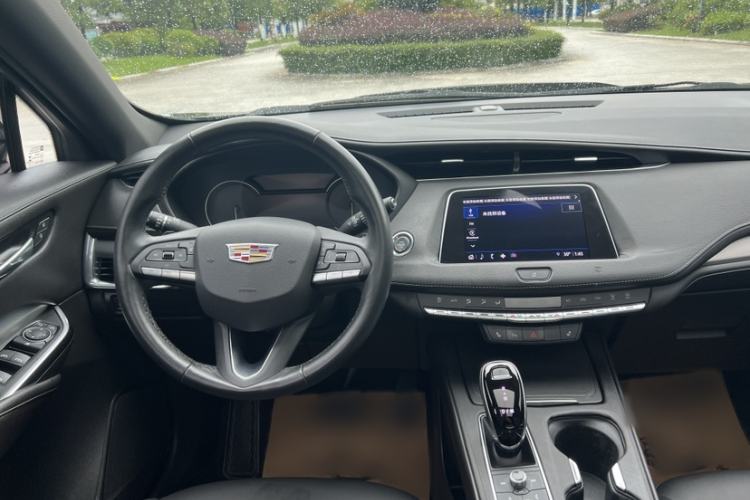 Used Cadillac XT4 2021 28T Two-Wheel Drive Luxury Version Interior 4
