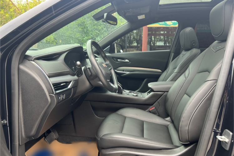 Used Cadillac XT4 2021 28T Two-Wheel Drive Luxury Version Interior 5