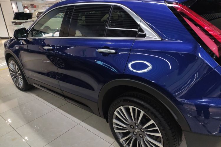 Used Cadillac XT4 2024 28T Two-Wheel-Drive Prestige Version Left Side