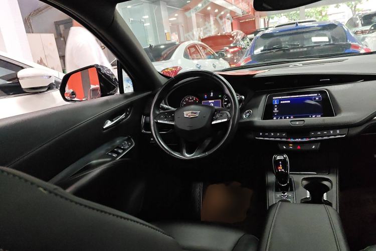 Used Cadillac XT4 2021 28T Two-Wheel Drive Luxury Version Steering Wheel