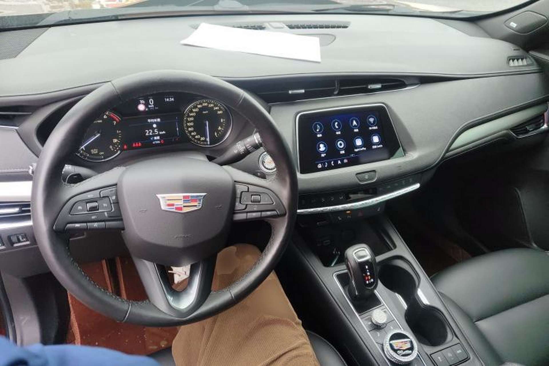 Used Cadillac XT4 2018 28T Two-Wheel Drive Leading Version Center Console