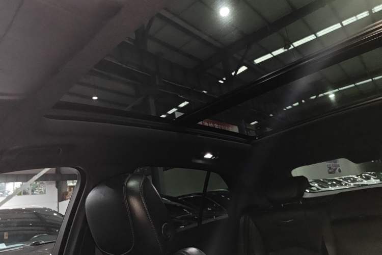 Used Cadillac XT4 2024 28T Two-Wheel-Drive Prestige Version Headliner