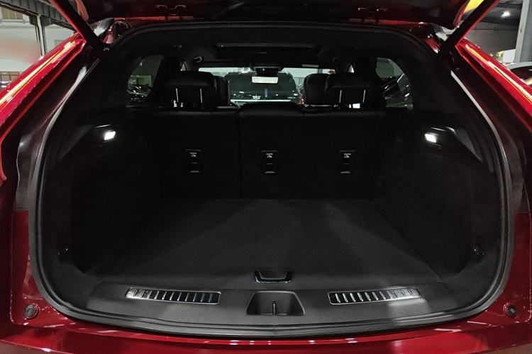 Used Cadillac XT4 2024 28T Two-Wheel-Drive Prestige Version Trunk