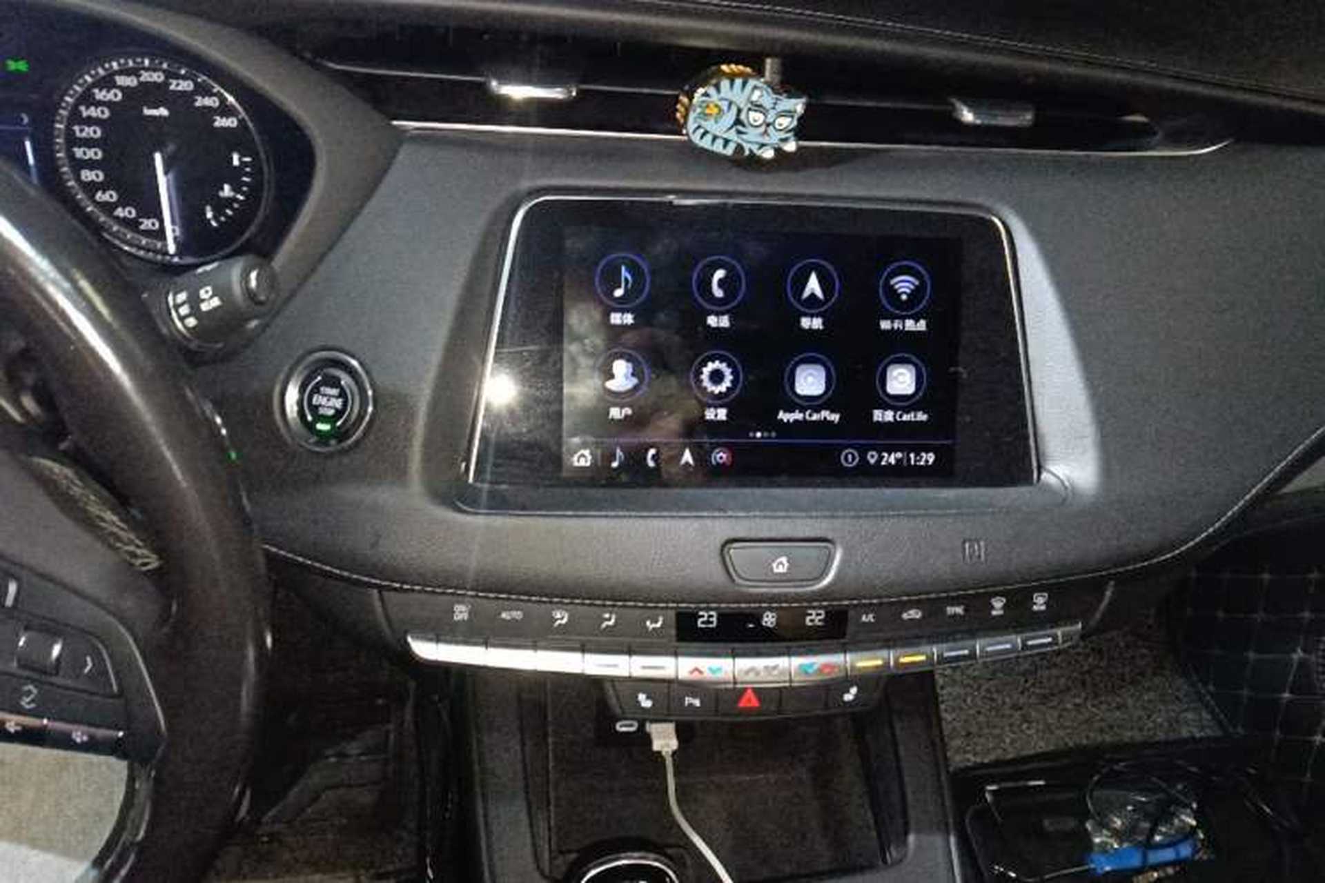 Used Cadillac XT4 2018 28T Two-Wheel-Drive Luxury Model Audio And AC Panel