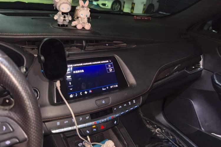 Used Cadillac XT4 2018 28T Two-Wheel Drive Luxury Sport Model Audio And AC Panel