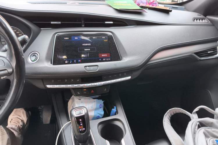Used Cadillac XT4 2018 28T Two-Wheel-Drive Luxury Model Audio And AC Panel
