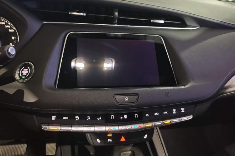 Used Cadillac XT4 2018 28T Two-Wheel Drive Leading Version Audio And AC Panel